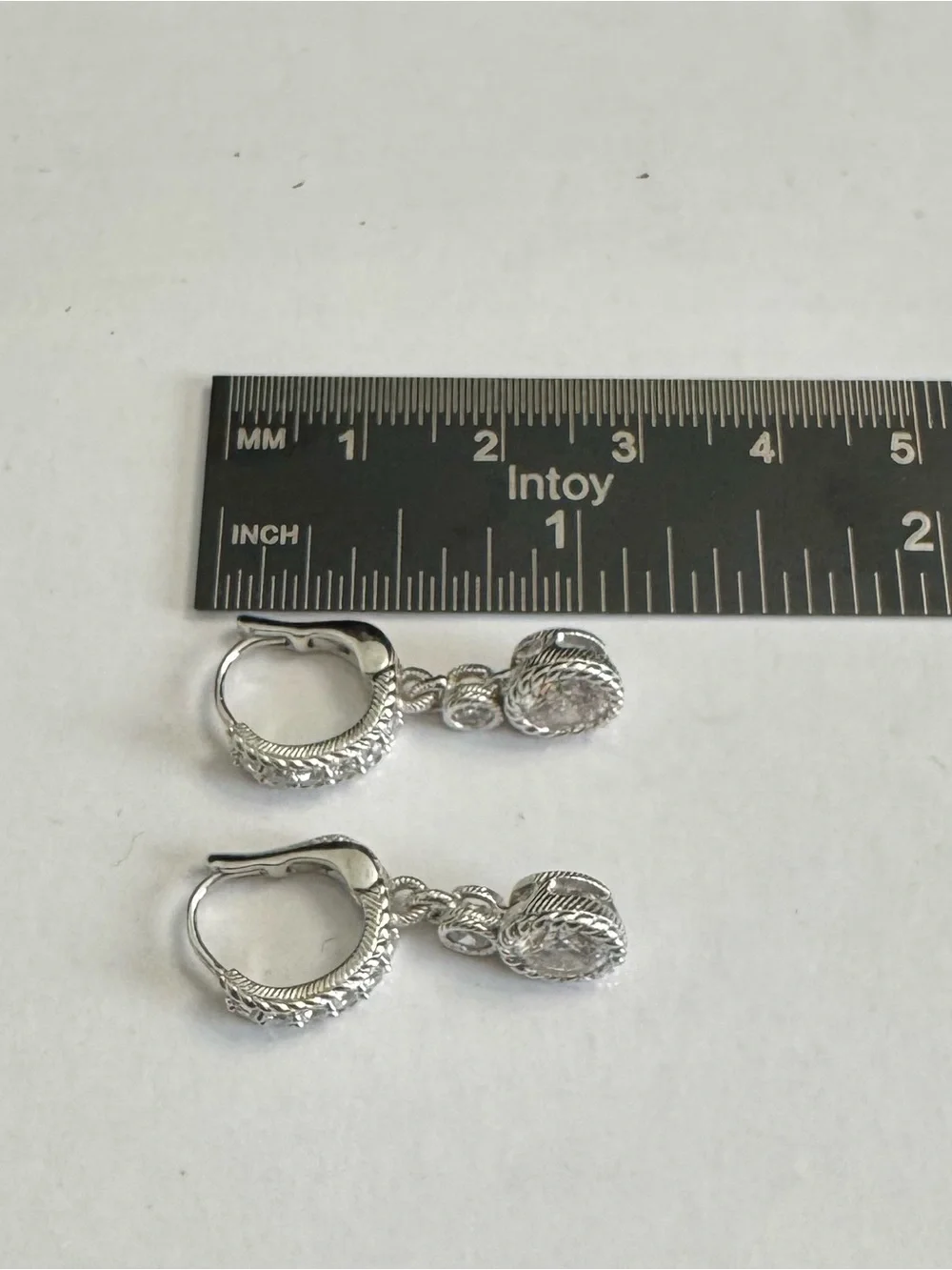 Judith Ripka 925 Silver Textured Drop Earrings w/2 Shimmering Diamonique Stones - Picture 9 of 9